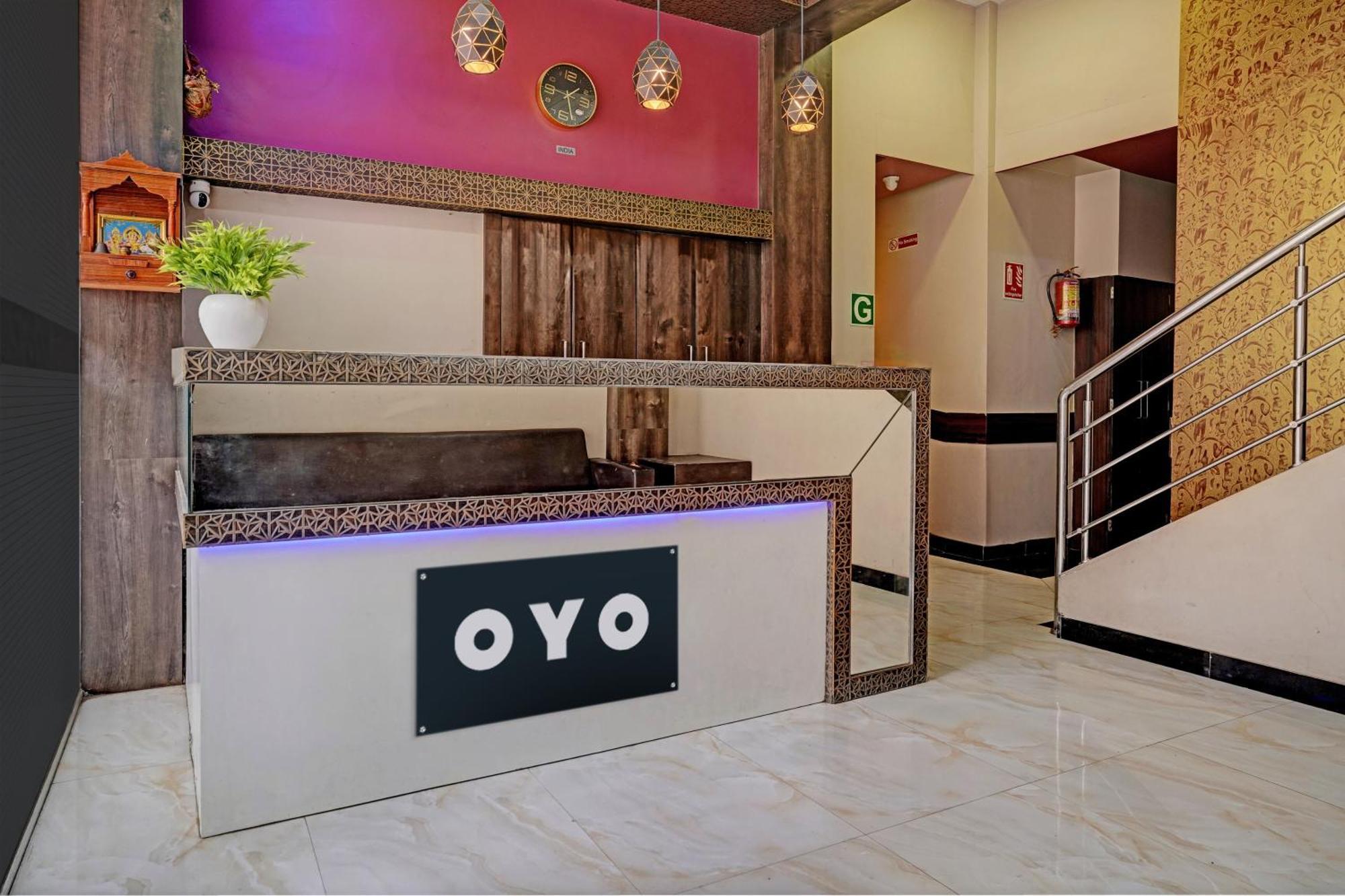 Oyo Hotel Blue Sapphire Residency Near Chhatrapati Shivaji International Airport 뭄바이 외부 사진